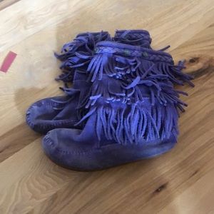 Minnetonka purple swayed fringe boots